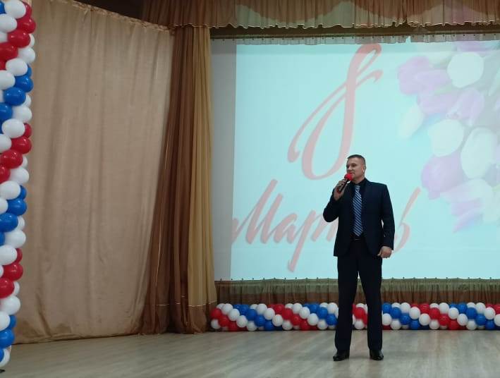 С наступающим праздником, дорогие женщины!